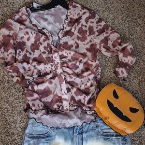 🎁3/$30🎁⭐️ Oh Chic Brown Cow Patterned Women's Top Sz Large